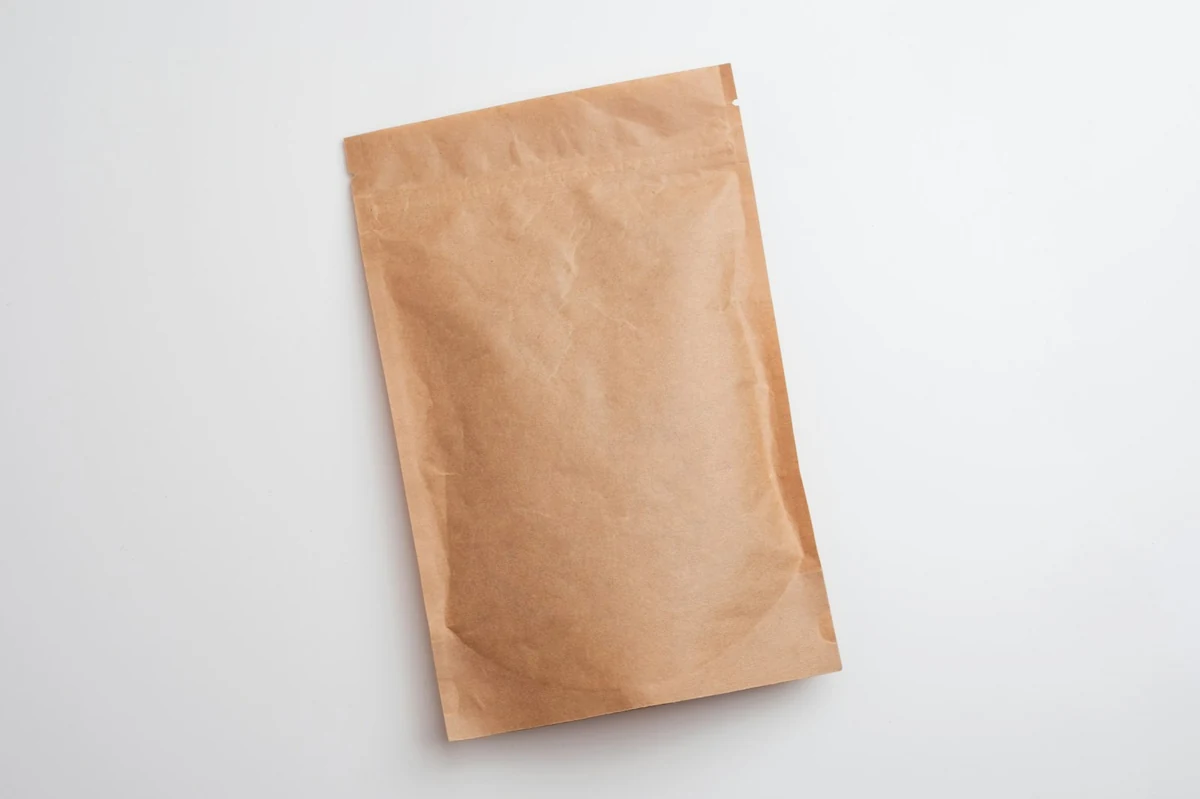 Papierowa torebka na kawę z zamknięciem, bez etykiety